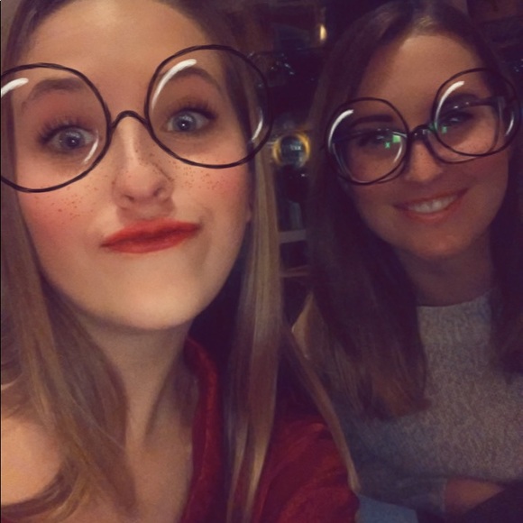 Meet your Posher, Caroline - Picture 1 of 1